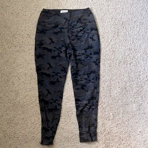 Black/gray camo leggings